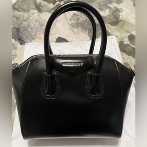 NWOT Small Antigona inspired bag